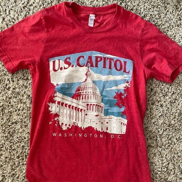 Royal Apparel Other - Red US Capitol building Washington D.C.